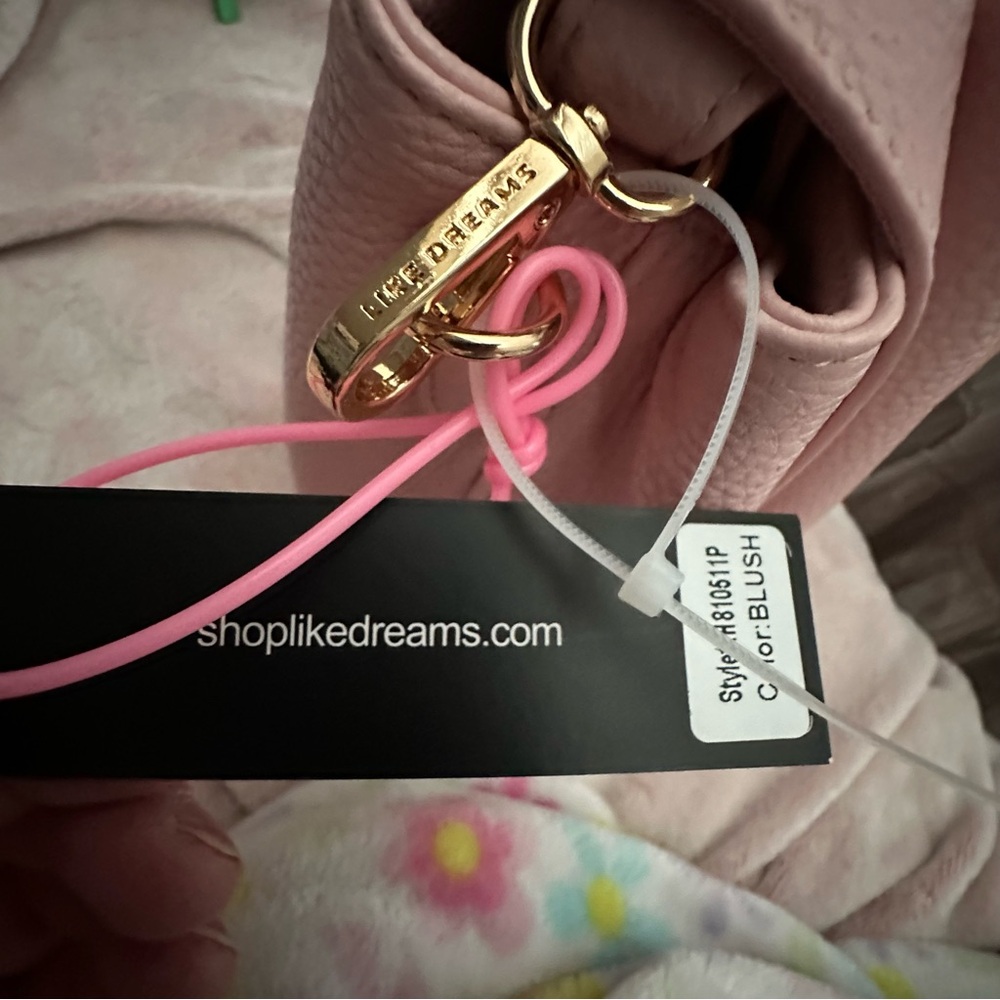 NWT-Adorable Pink Pebbled Vegan Bag w/ Cute Pink Bow. Crossbody π - Picture 10 of 11